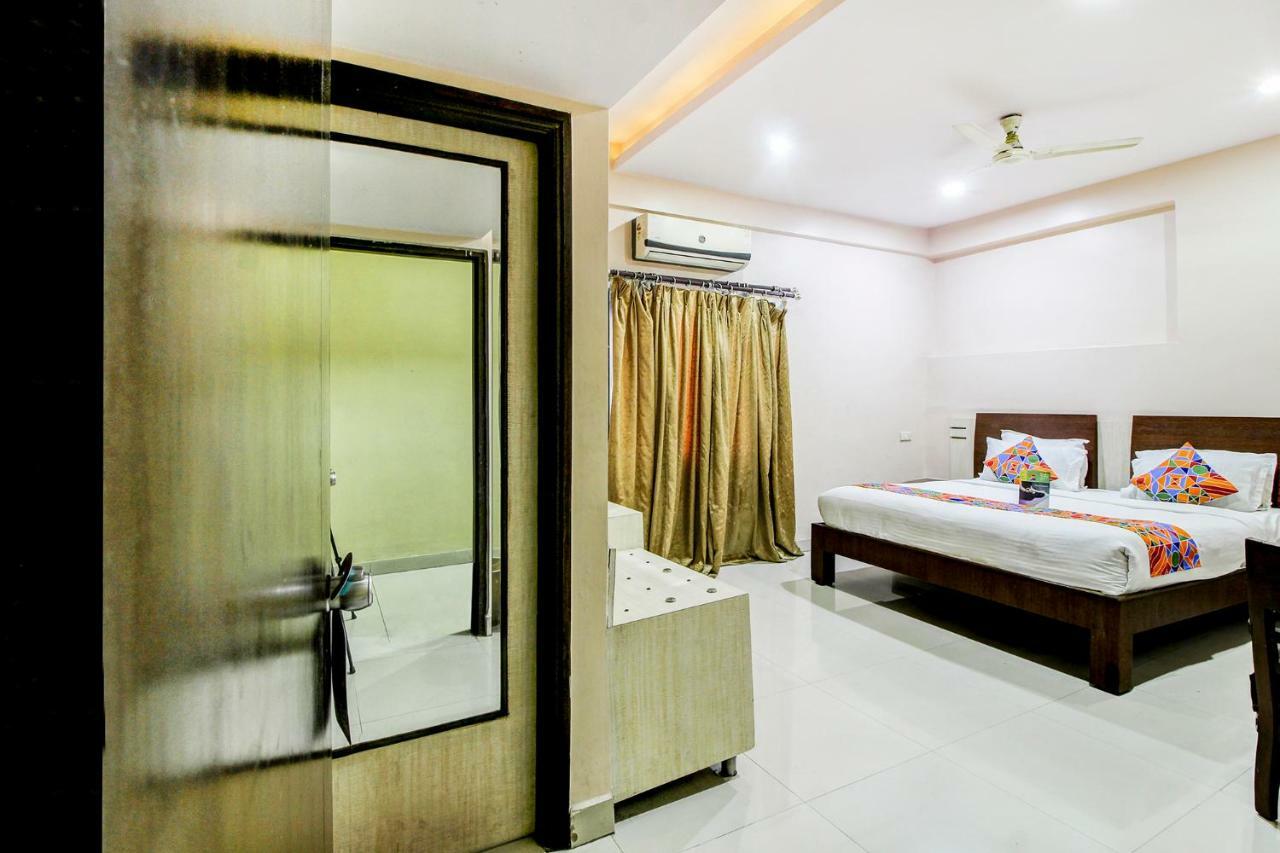 Fabexpress Tourist Plaza Hyderabad Exterior photo
